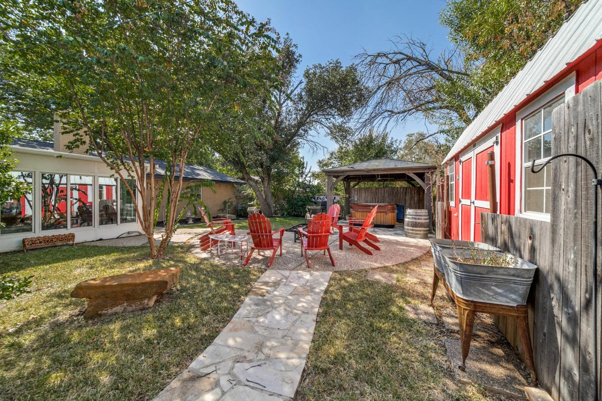 Charming Pet Friendly 4 Bdrm Home Mins To Main St And Wineries Фредериксберг Экстерьер фото