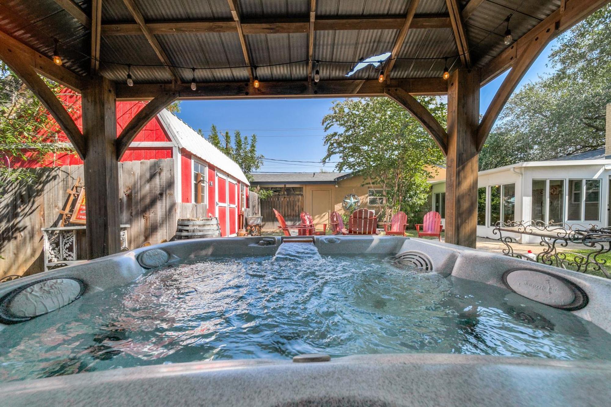 Charming Pet Friendly 4 Bdrm Home Mins To Main St And Wineries Фредериксберг Экстерьер фото