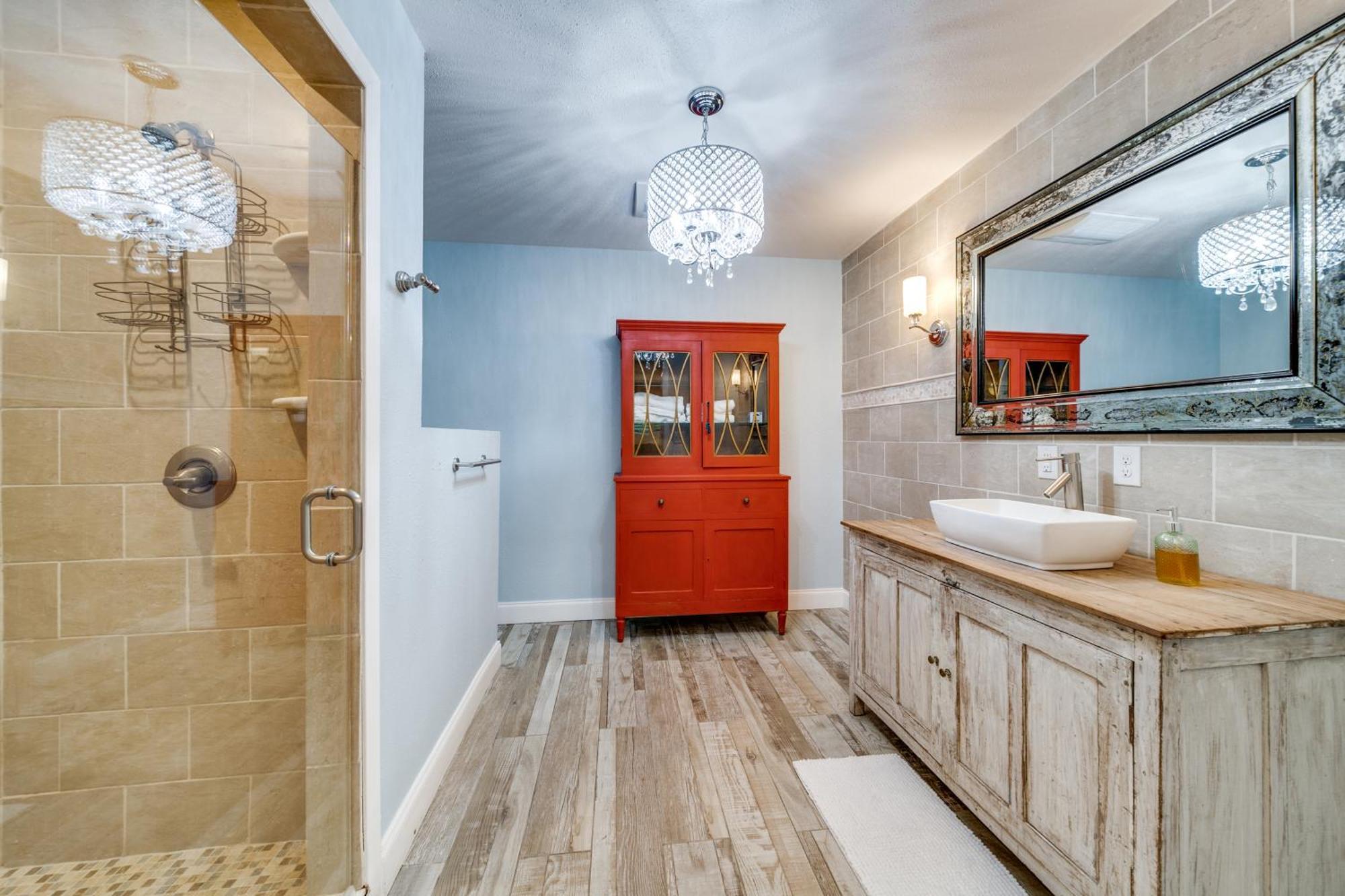 Charming Pet Friendly 4 Bdrm Home Mins To Main St And Wineries Фредериксберг Экстерьер фото